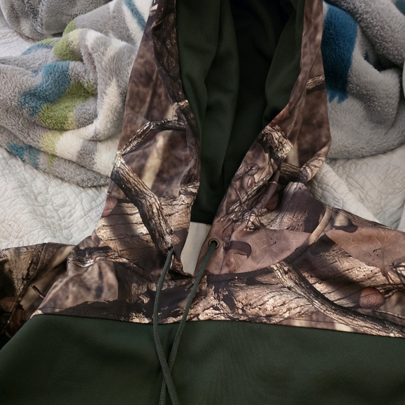 Camo and Green Hoodie - Large - Picture 5 of 7